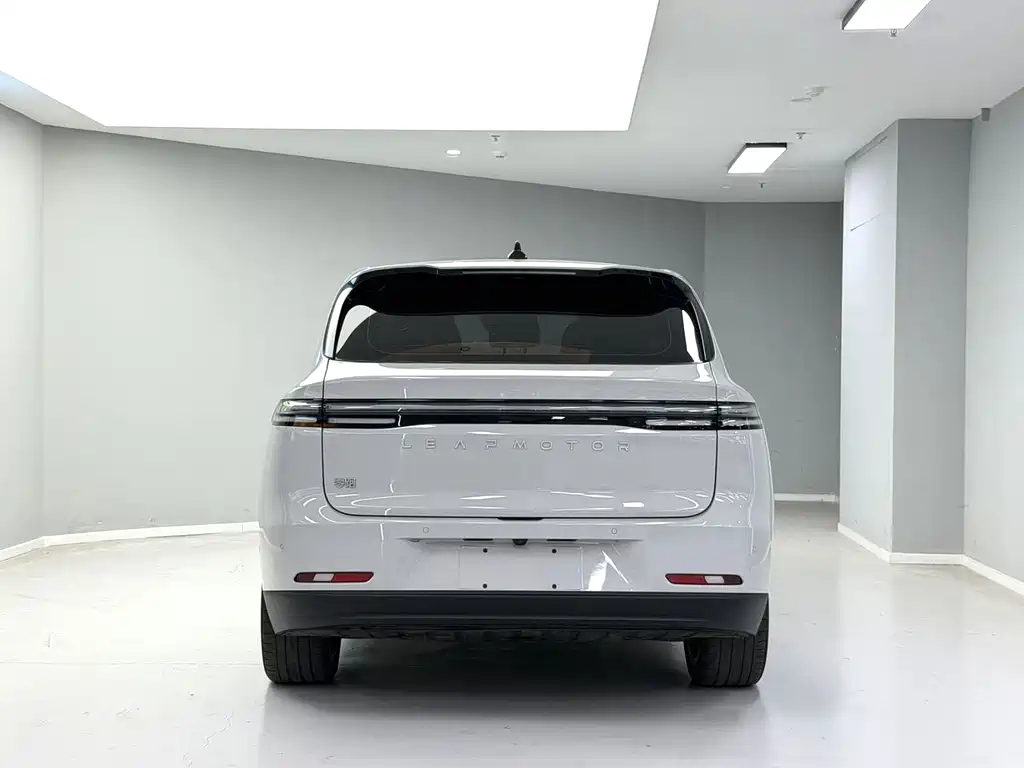 Leapmotor Leapmotor C10 — миниатюра 8