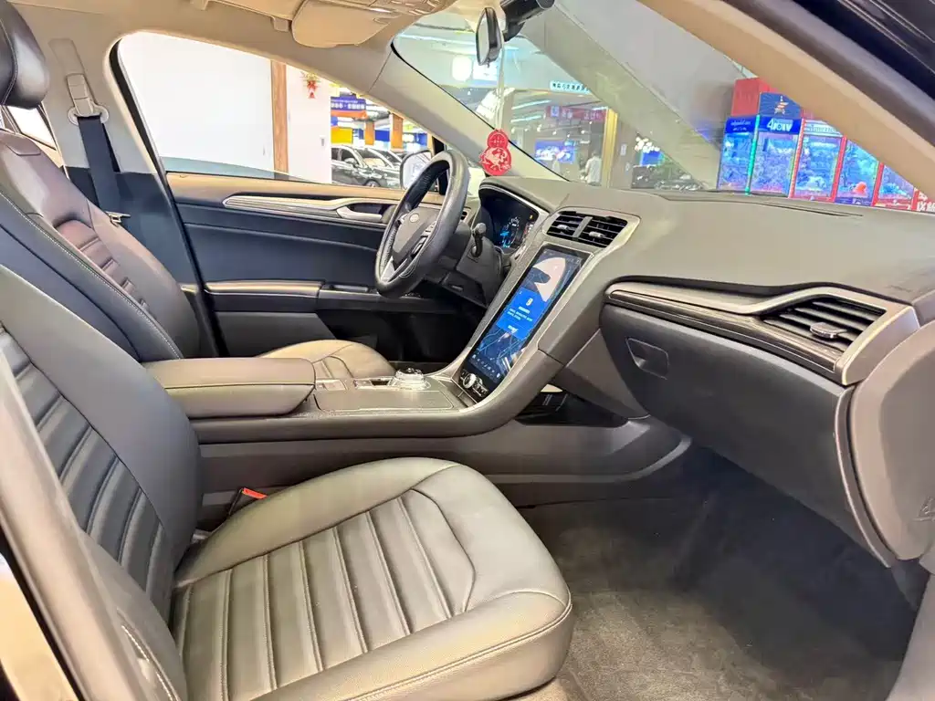 Ford Mondeo — миниатюра 7