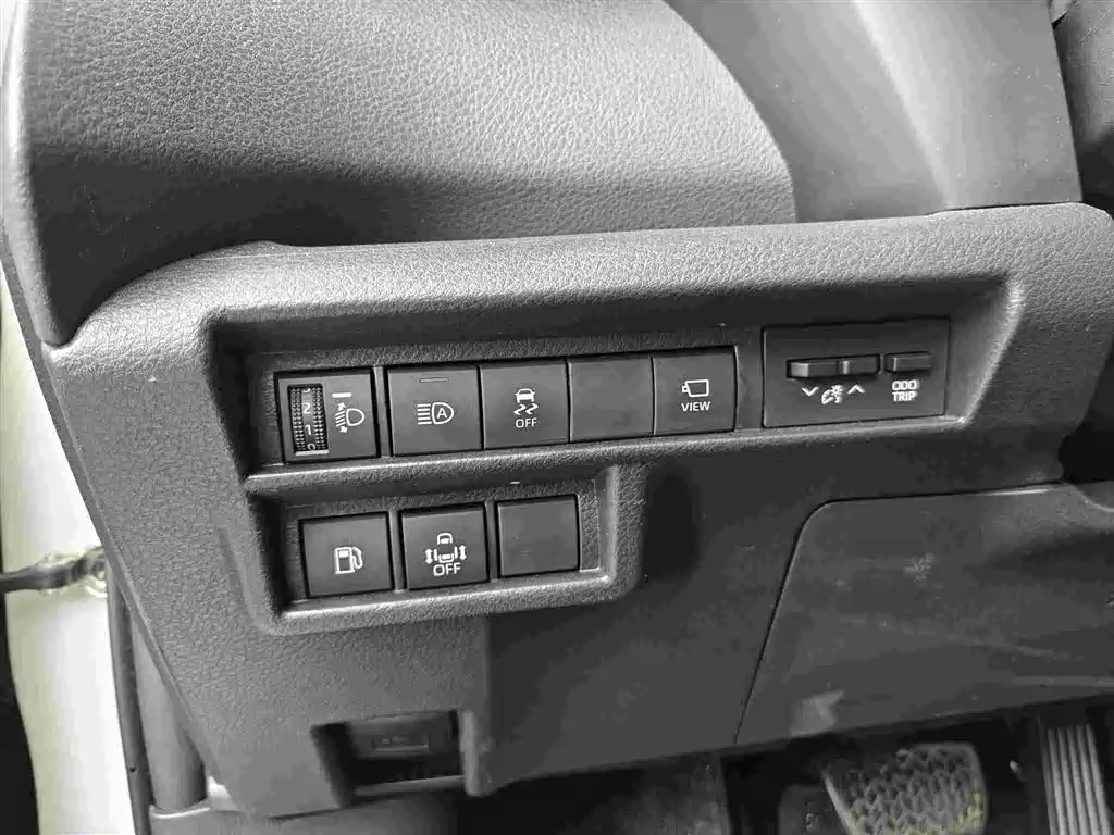 Toyota Granvia — миниатюра 8