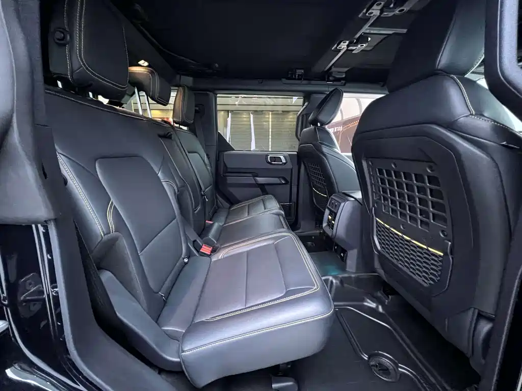 Ford Bronco — миниатюра 6