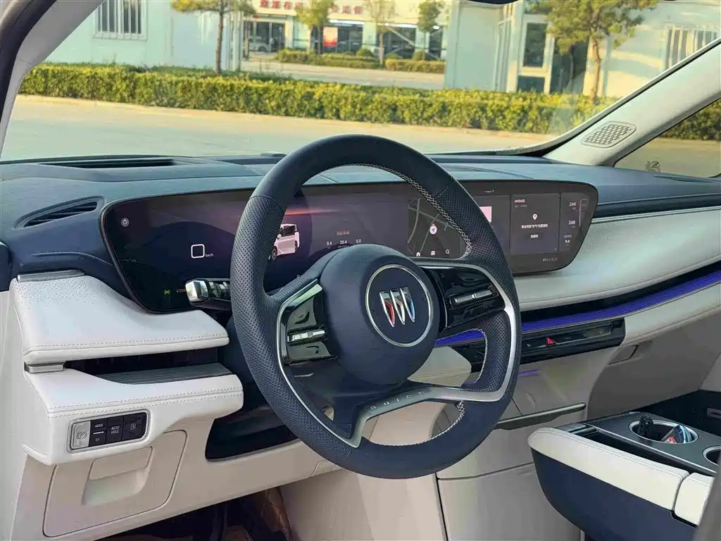 Buick GL8 Hybrid — миниатюра 6