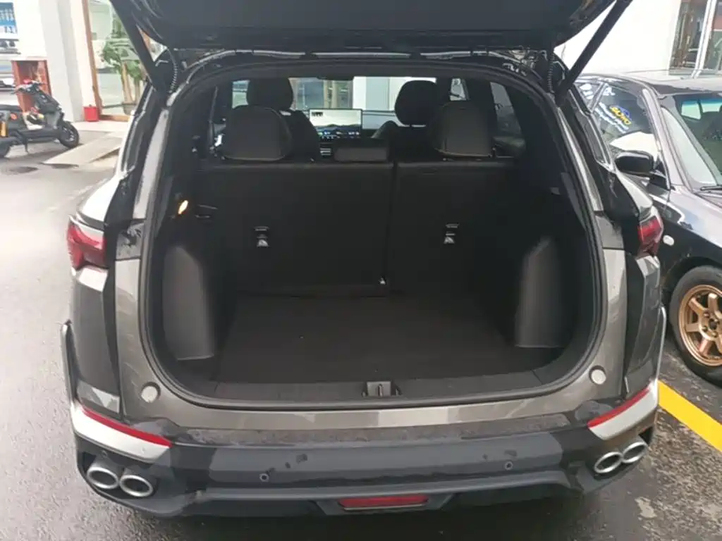Geely Binyue — миниатюра 19