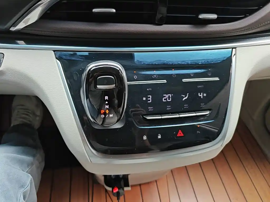 Buick GL8 — миниатюра 14