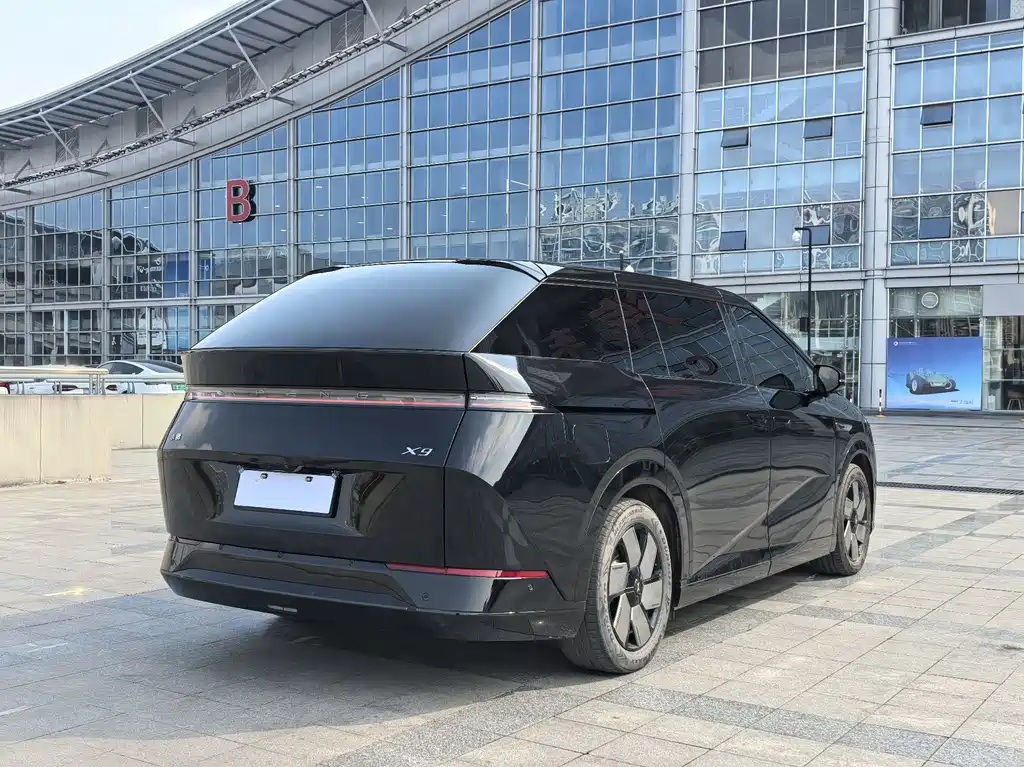 XIAOPENG X9