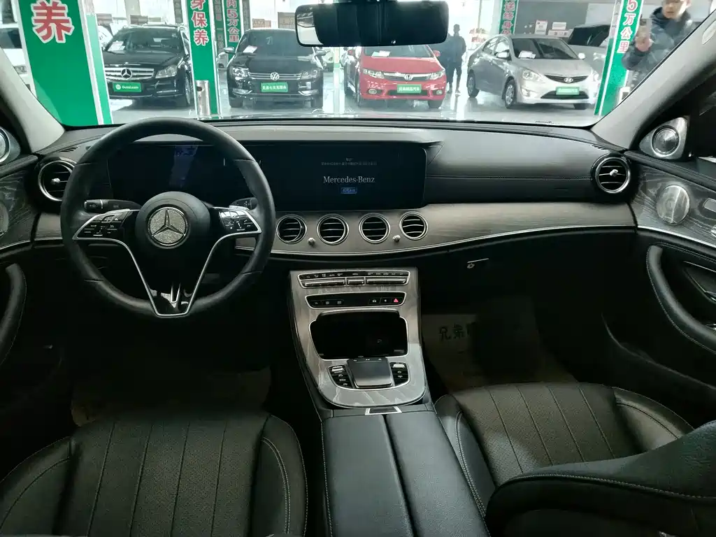 MERCEDES-BENZ E CLASS