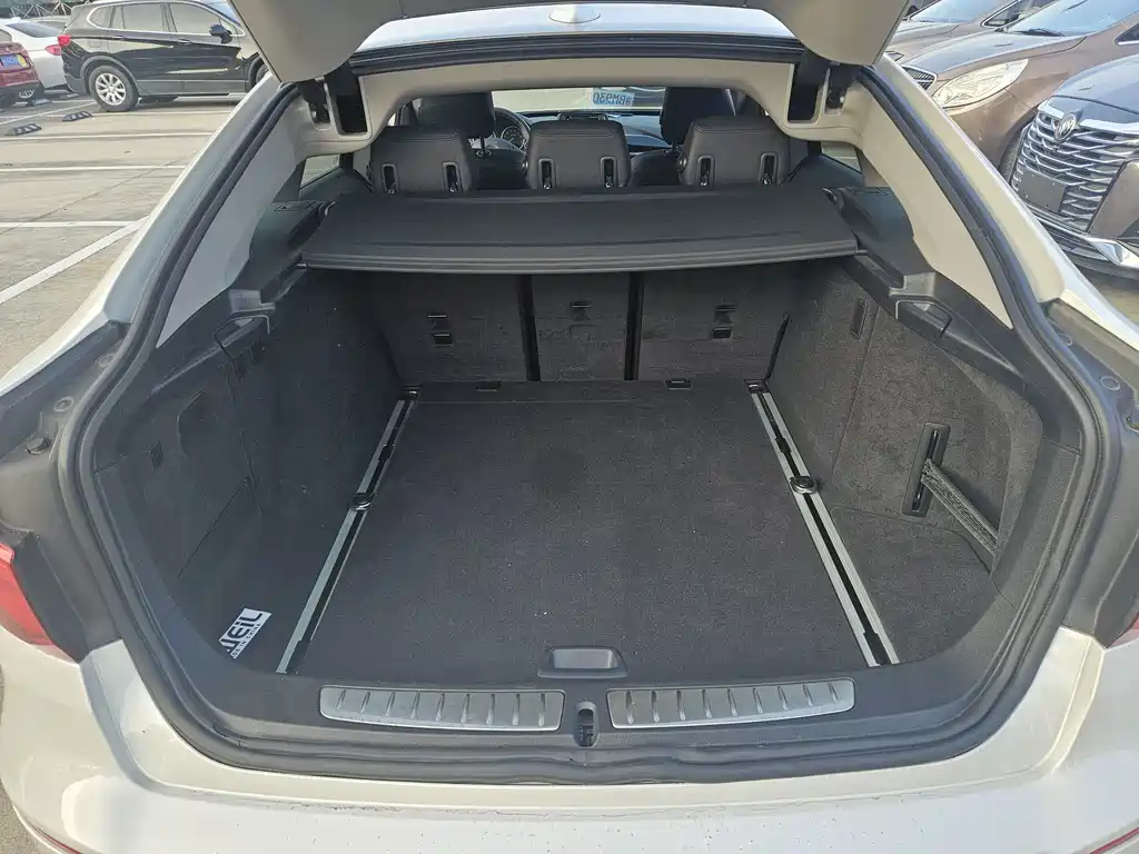 BMW 3 Series GT — миниатюра 12