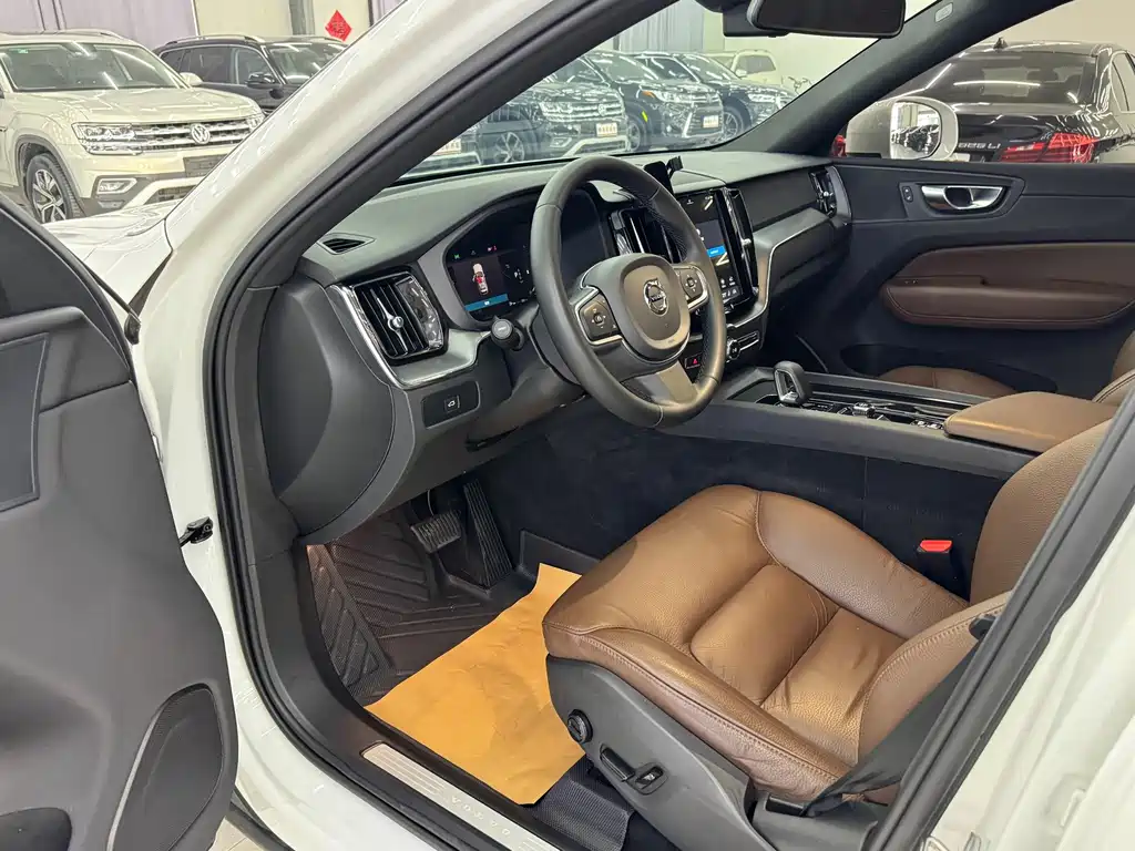 Volvo XC60 — миниатюра 4