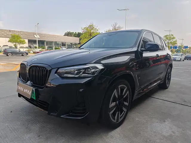 BMW IX3 2023