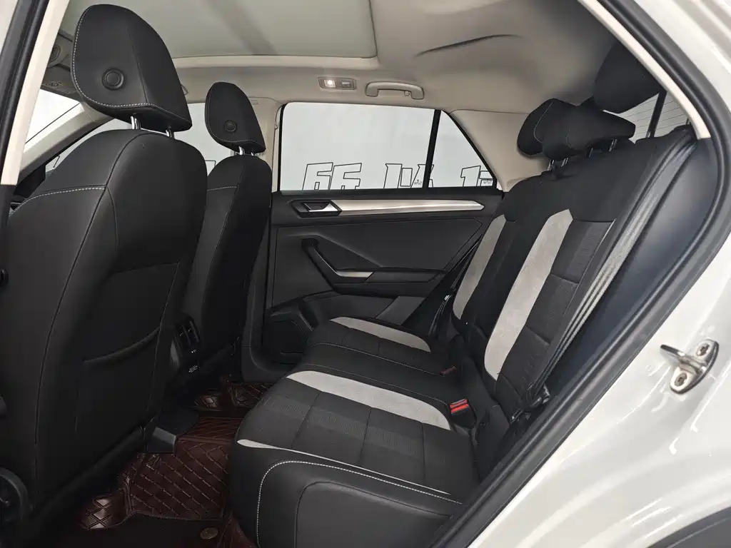 VOLKSWAGEN T ROC EXPLORING SONGS