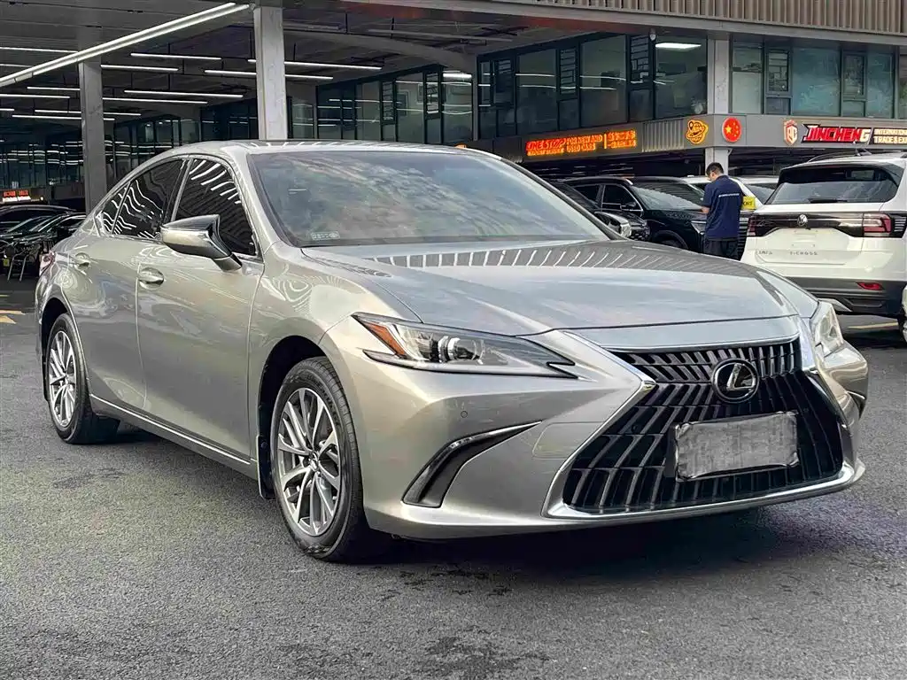 Lexus ES — миниатюра 3