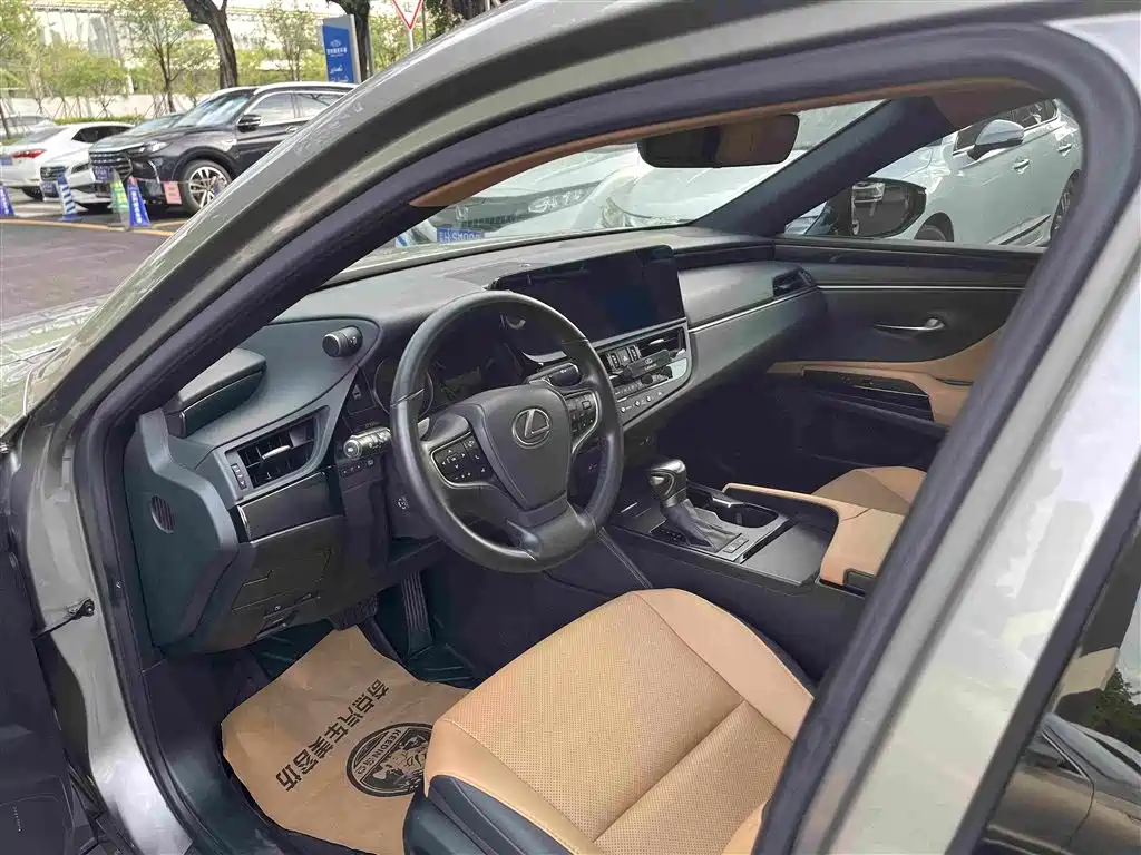 Lexus ES — миниатюра 9