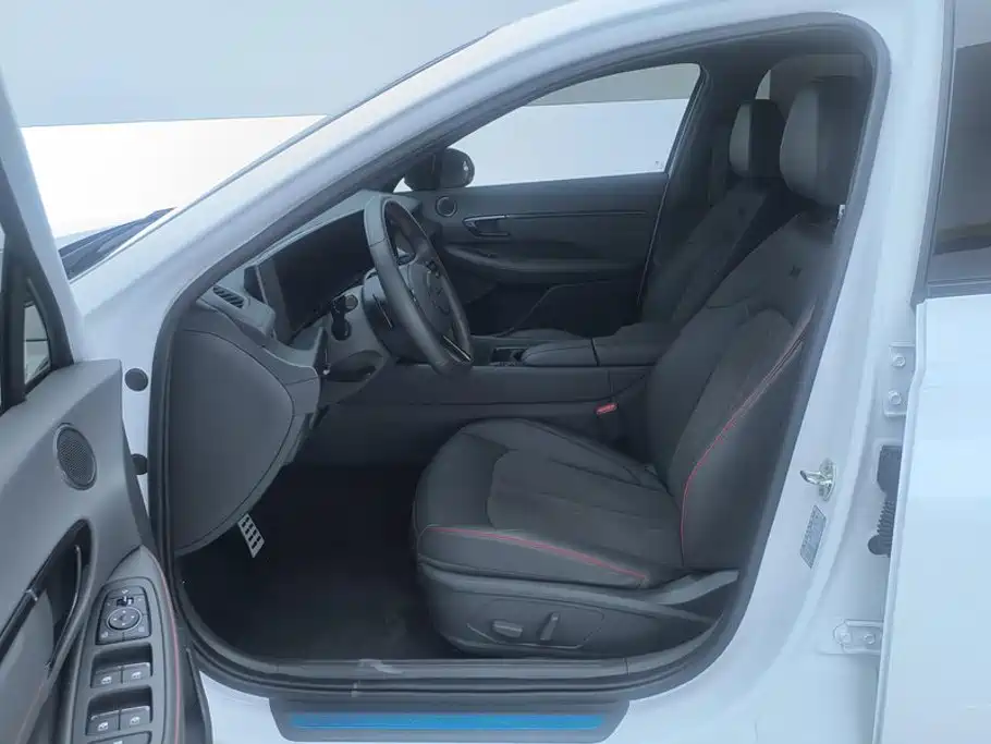 Hyundai Sonata — миниатюра 9