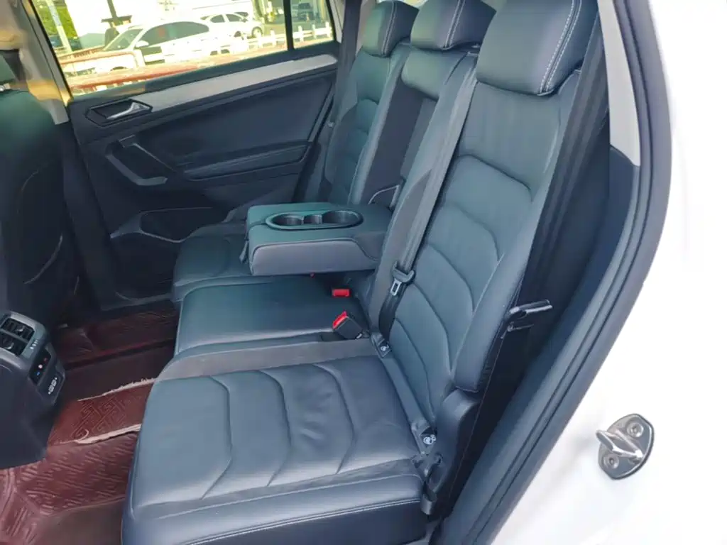 Volkswagen Tiguan L — миниатюра 17