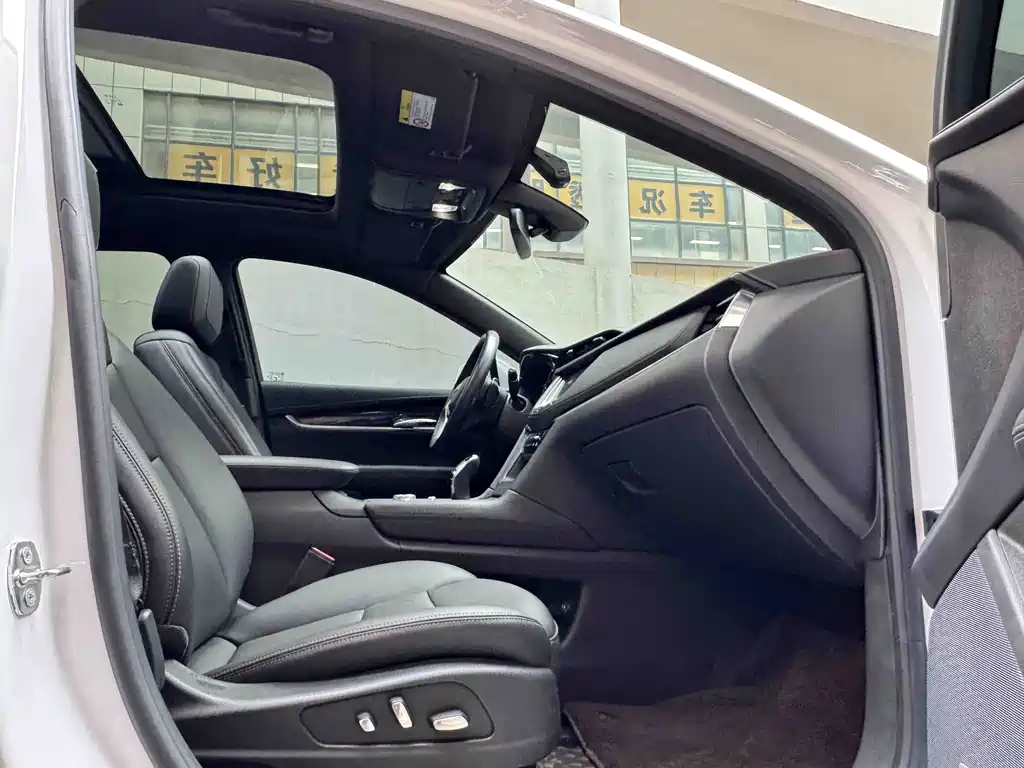 Cadillac XT5 2022 2.0T Luxury
