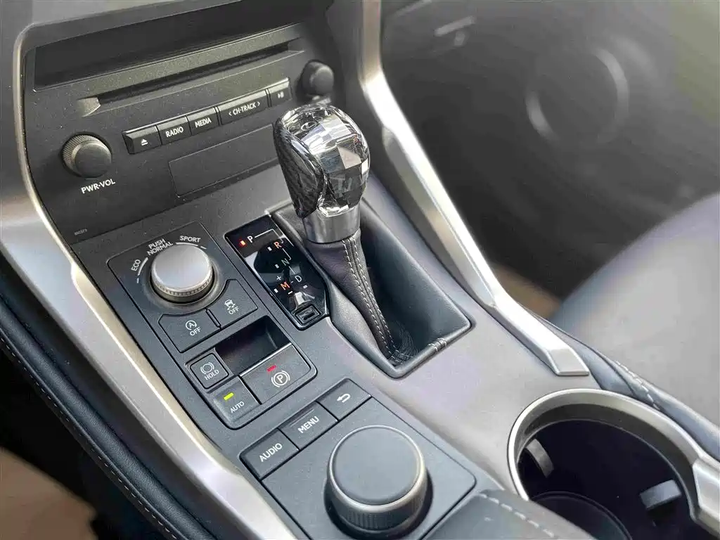Lexus NX — миниатюра 17