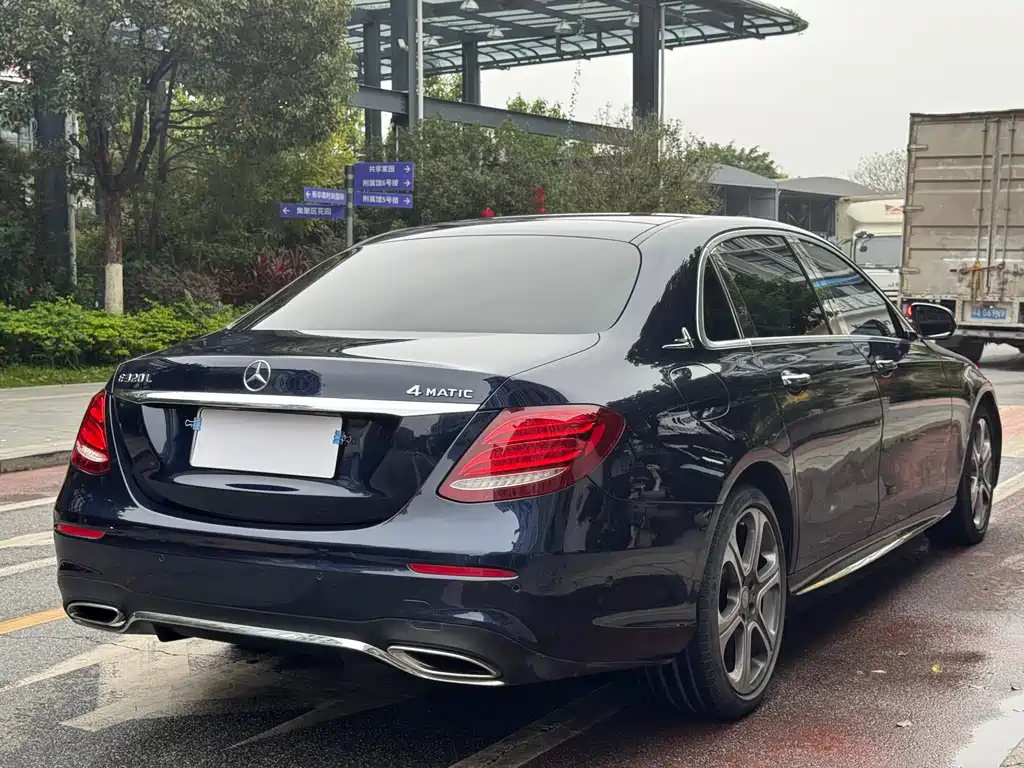 MERCEDES-BENZ E CLASS