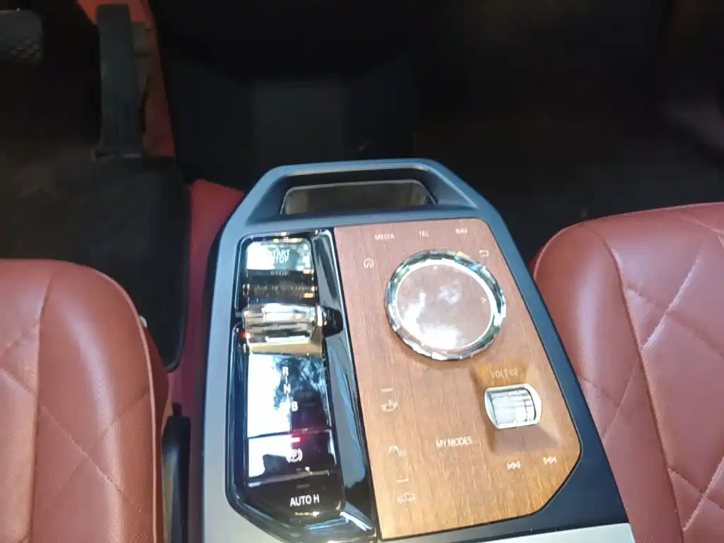 BMW iX — миниатюра 14