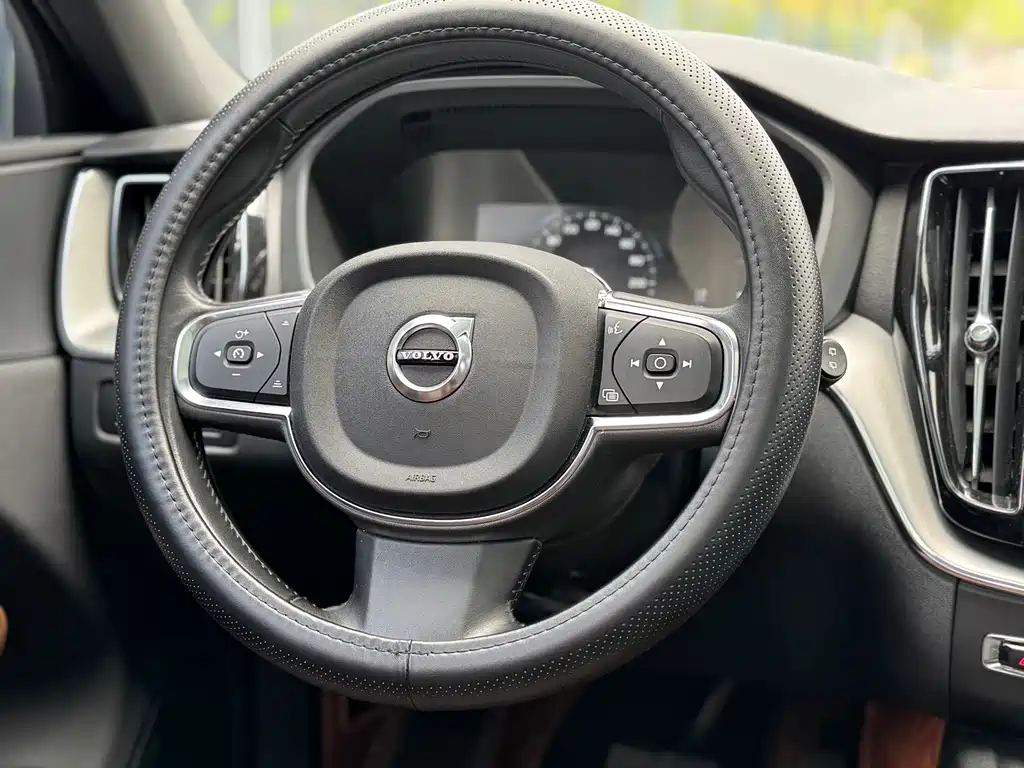 Volvo XC60 2021 T5 Luxury