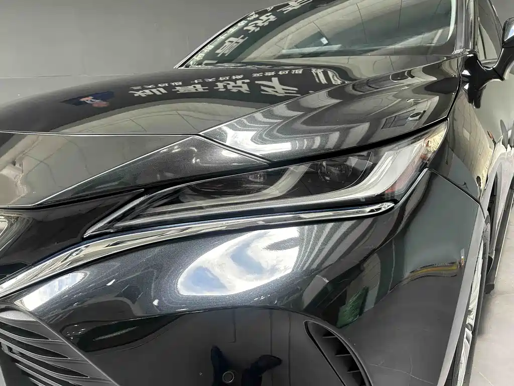 Toyota Harrier 2022 2.0L CVT Premium