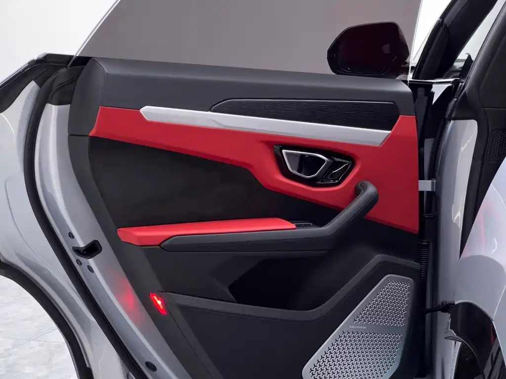 Lamborghini Urus — миниатюра 28