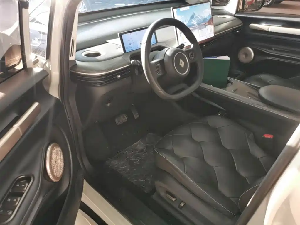 Baojun Yunduo — миниатюра 16