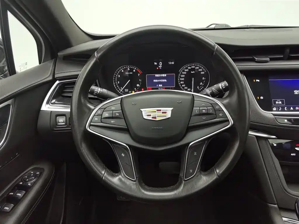CADILLAC XT5