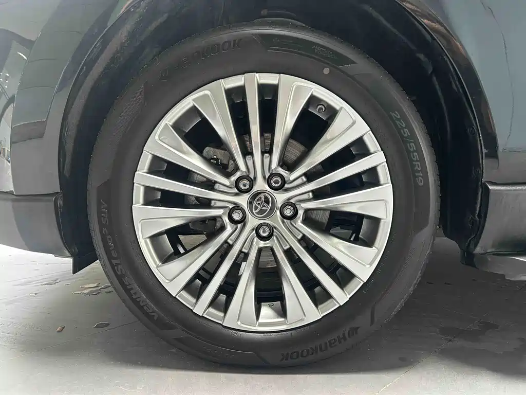 Toyota Harrier 2022 2.0L CVT Premium