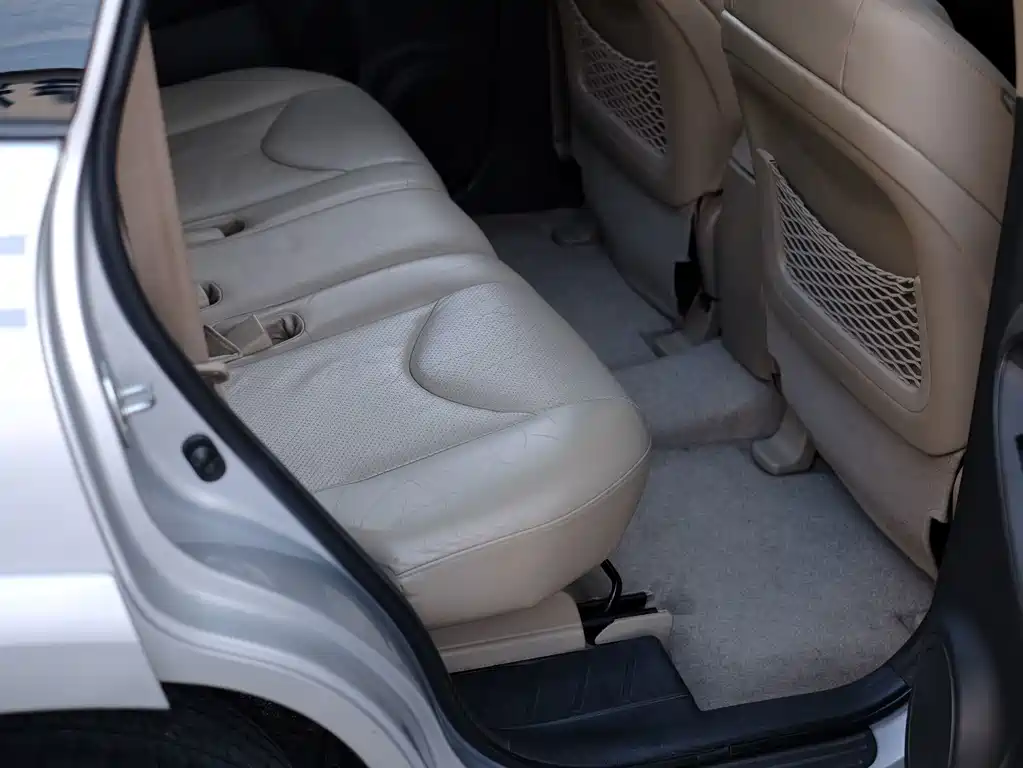 Toyota RAV4 — миниатюра 34