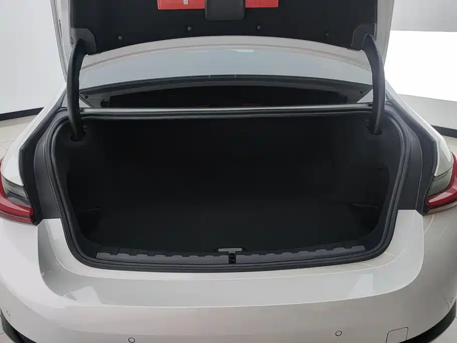 BMW i3 2024 eDrive 35 L
