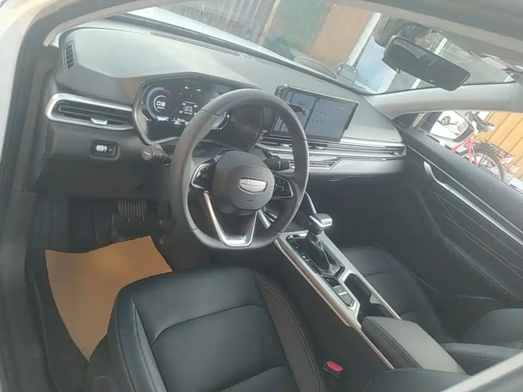 Geely Emgrand — миниатюра 10