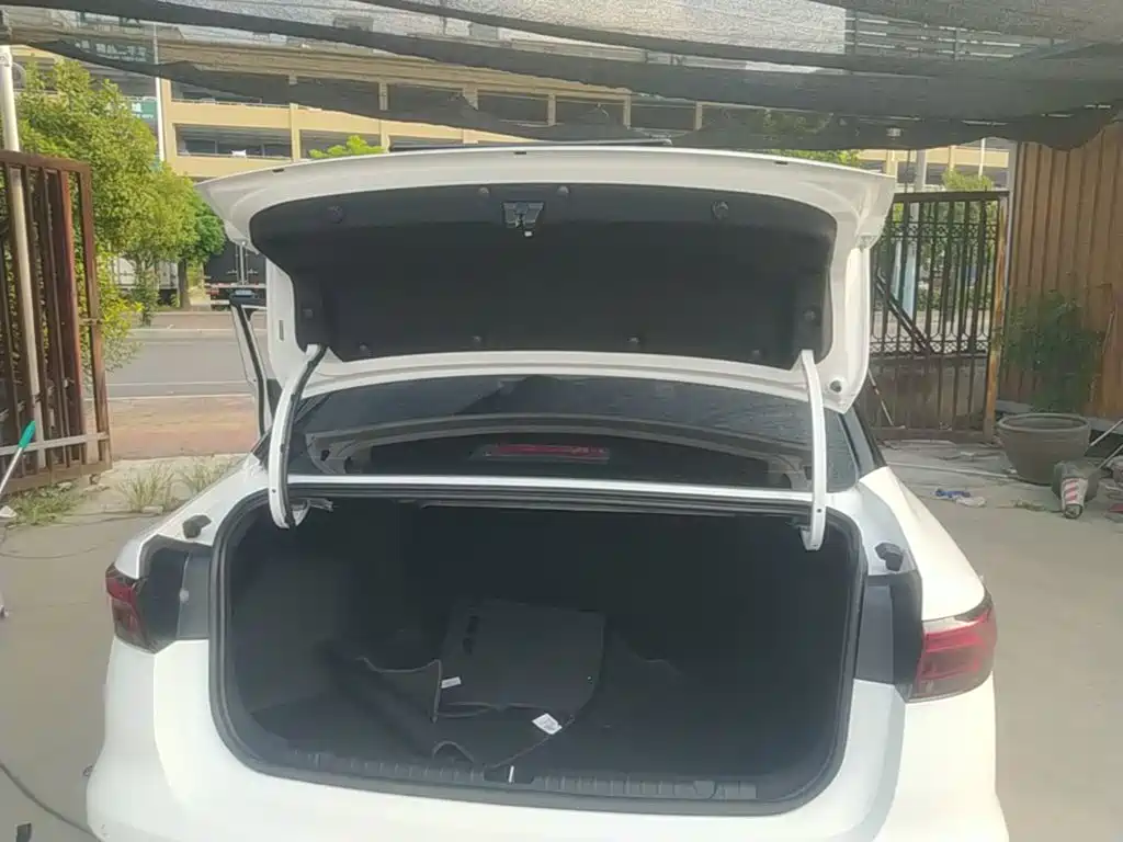 Geely Emgrand — миниатюра 19
