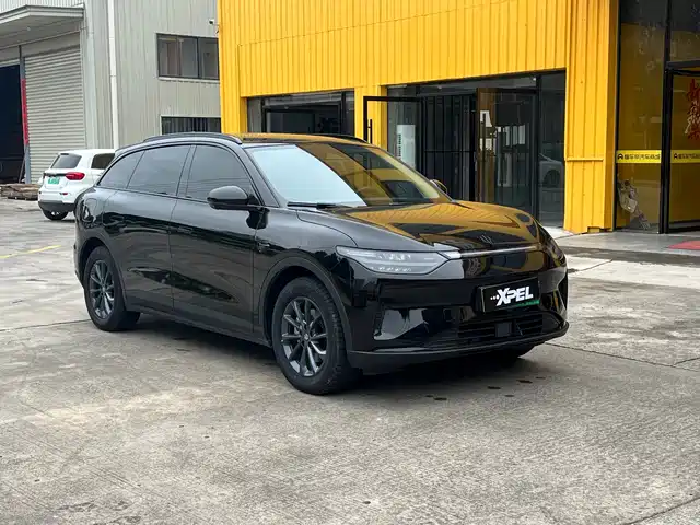 Leapmotor C11
