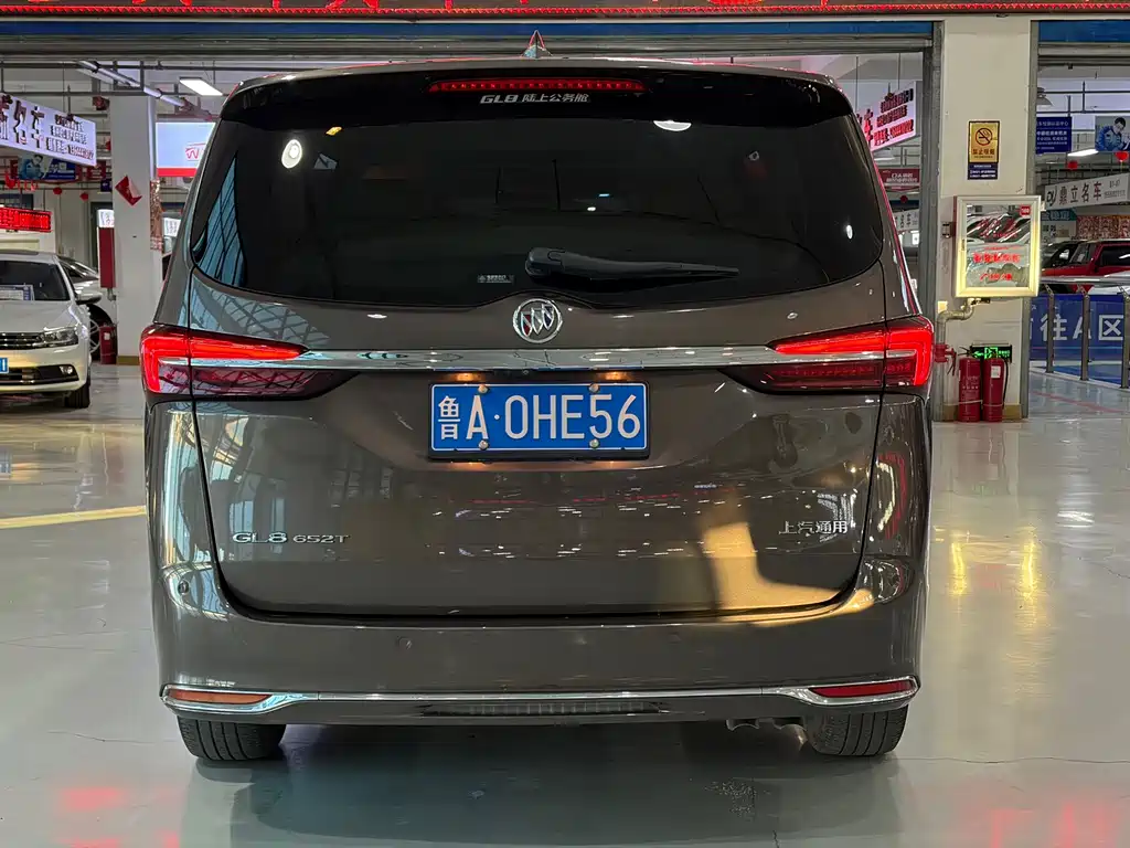 Buick GL8 — миниатюра 8