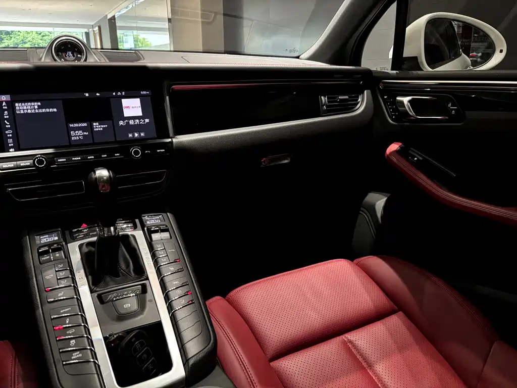 Porsche Macan — миниатюра 13