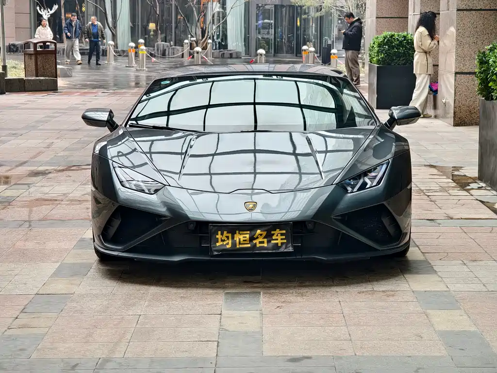 LAMBORGHINI HURACÁN