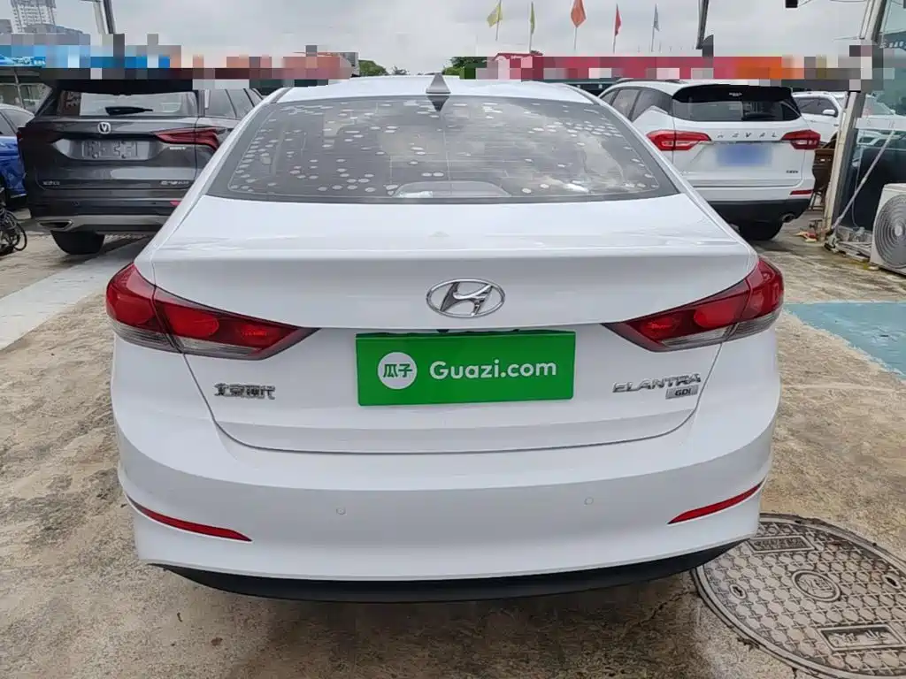 Hyundai Elantra — миниатюра 6