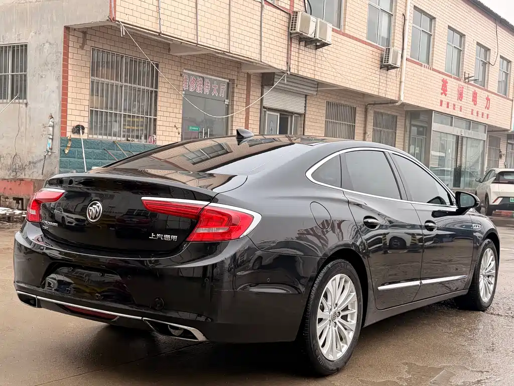 BUICK LACROSSE