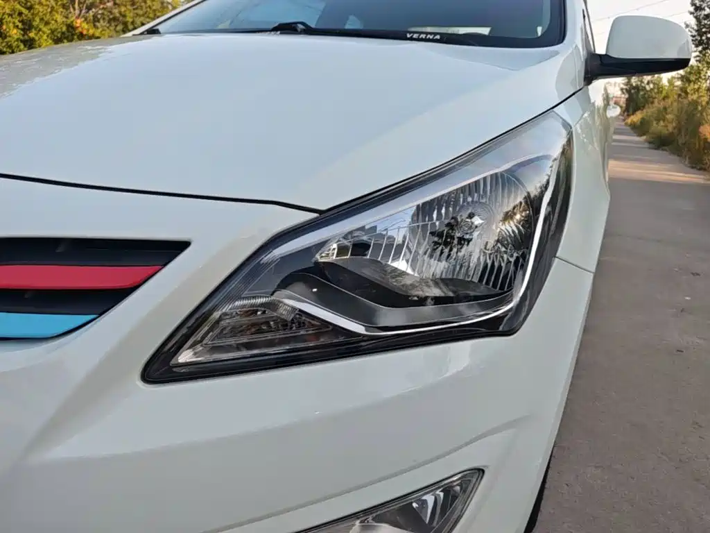 Hyundai Verna — миниатюра 24