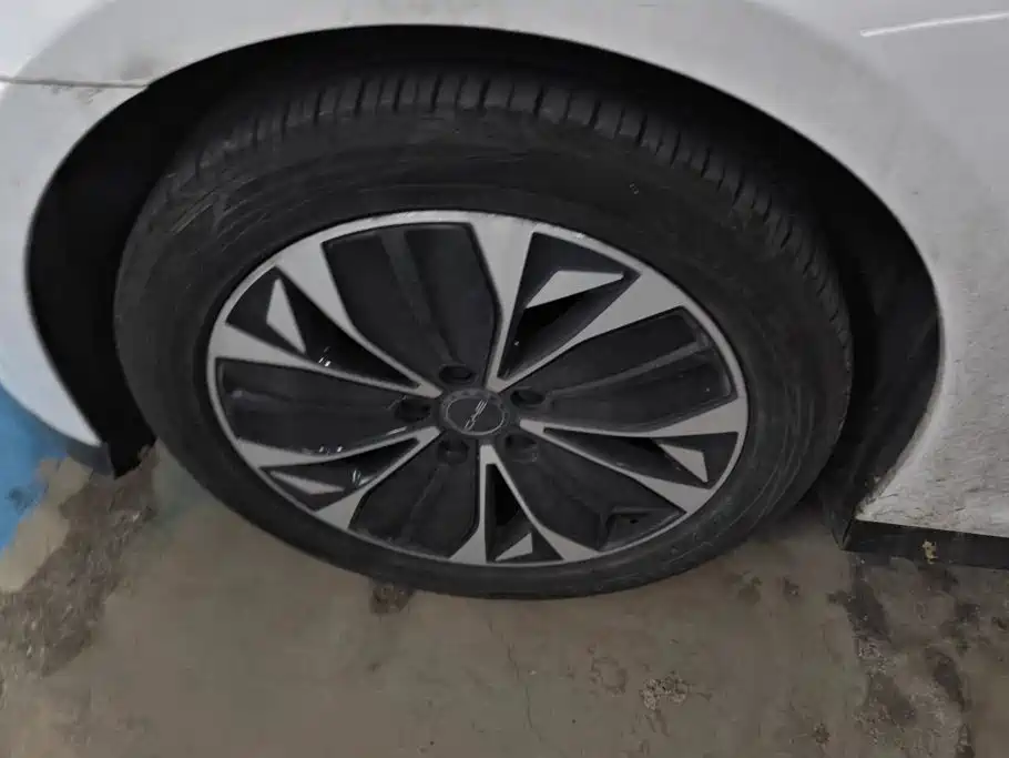 BYD Seal — миниатюра 6