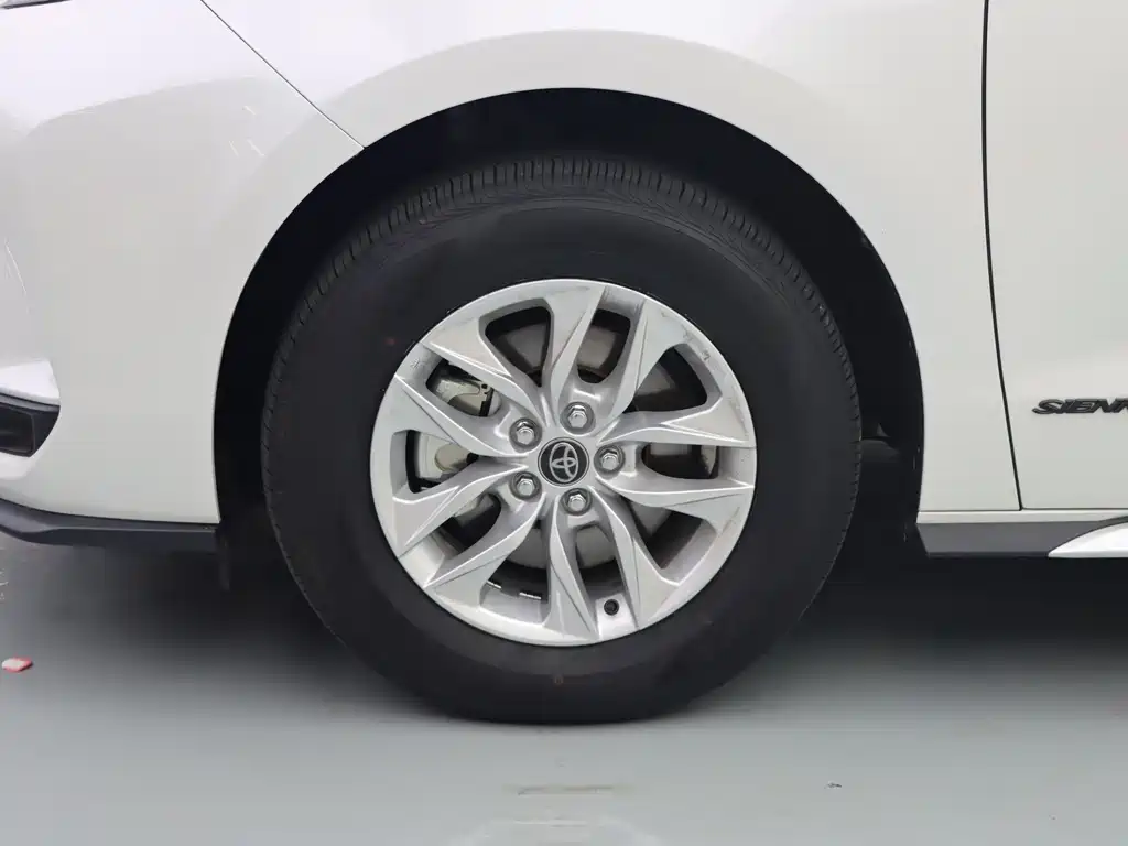 Toyota Granvia — миниатюра 4