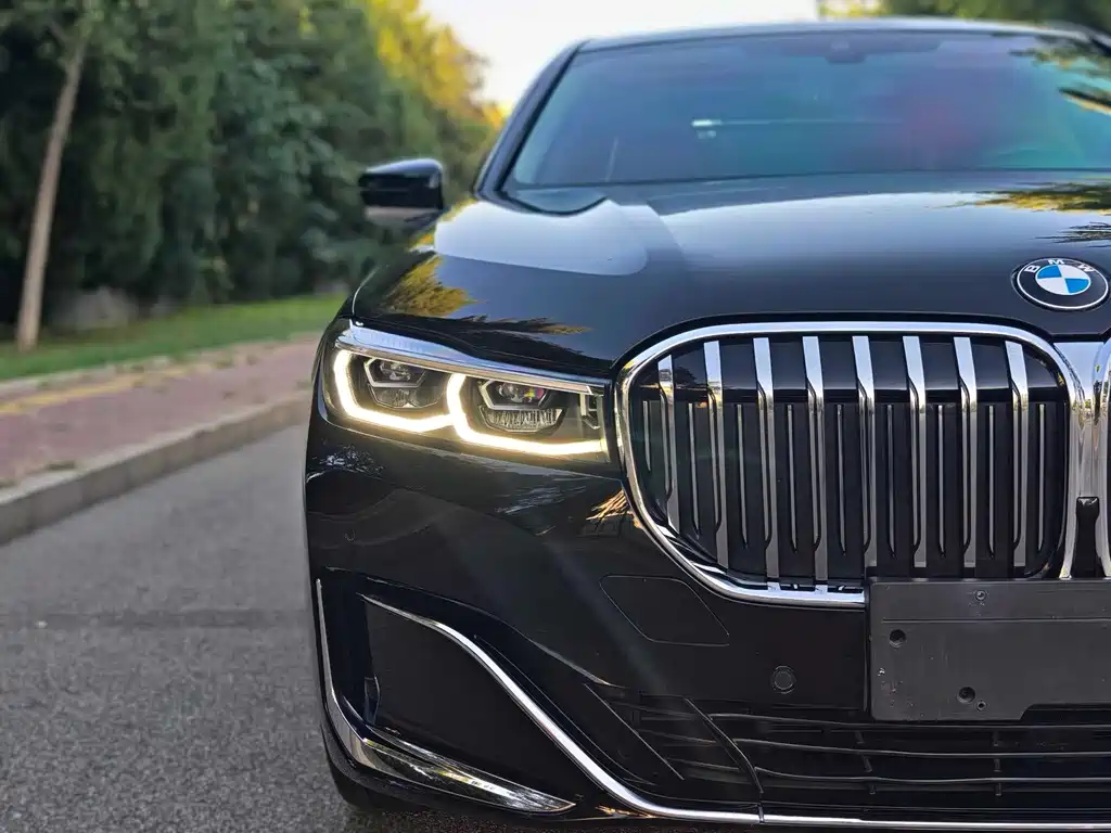 BMW 7 Series — миниатюра 33