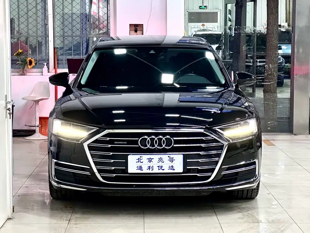 AUDI A8