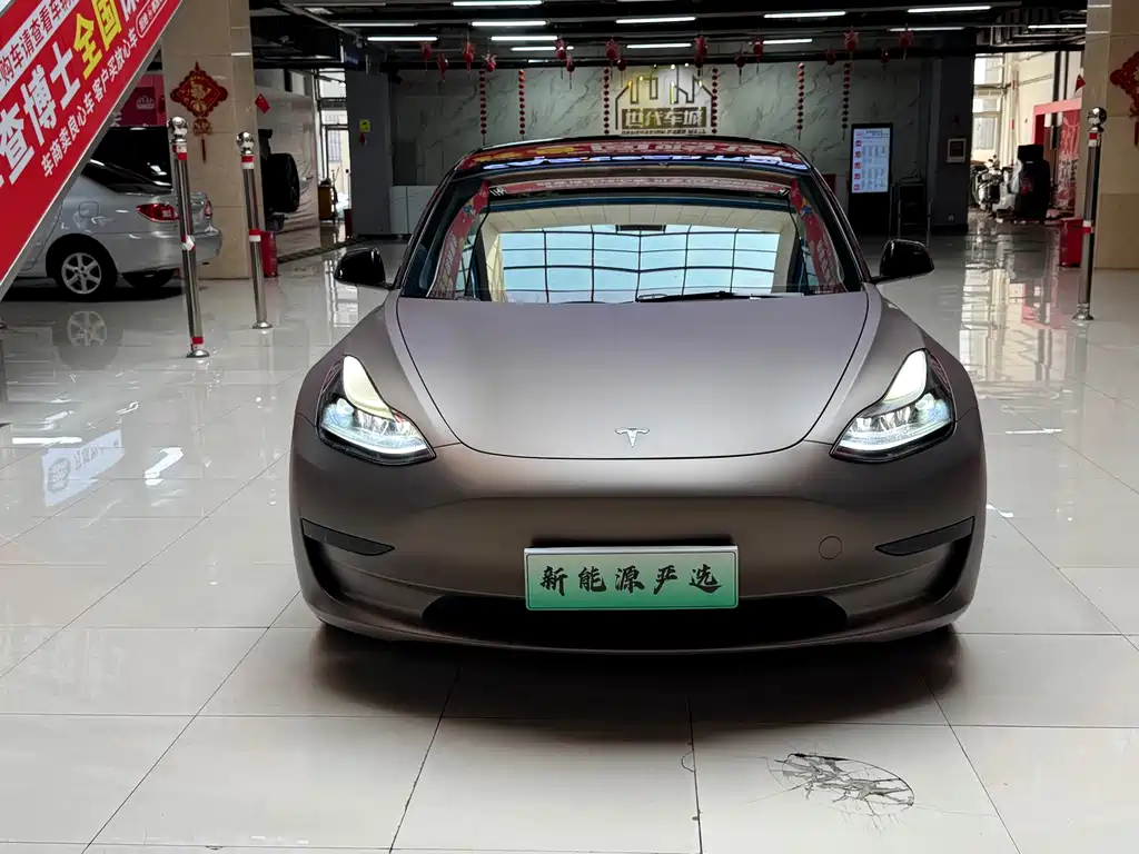 Tesla Model 3 — миниатюра 2