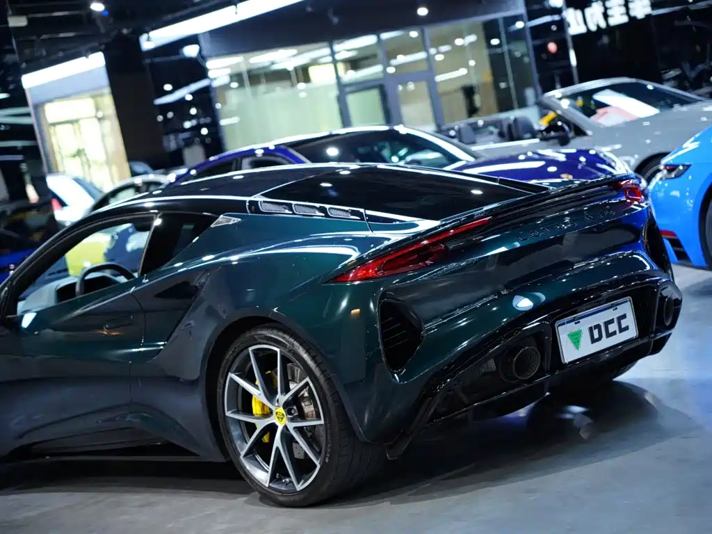 Lotus Emira — миниатюра 16