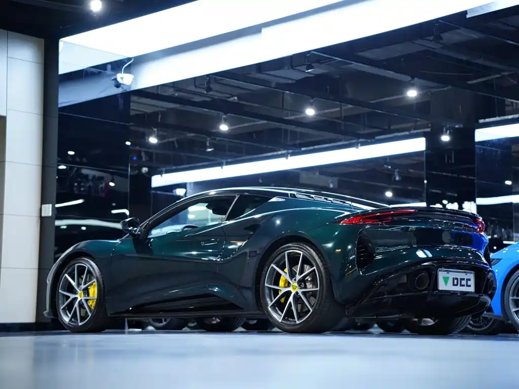 Lotus Emira — миниатюра 15