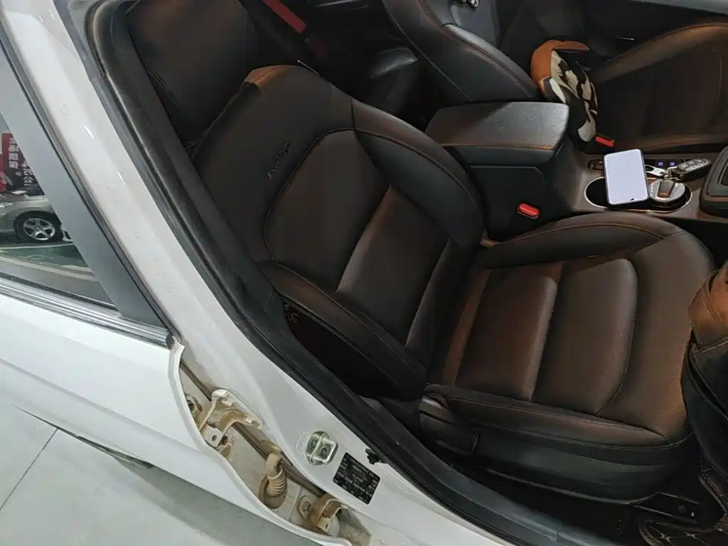 Hyundai Elantra — миниатюра 25