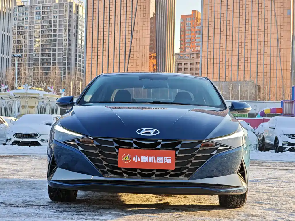 HYUNDAI ELANTRA