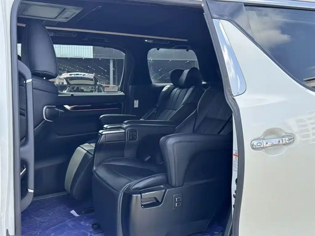 Toyota Alphard 2018 3.5L Luxury