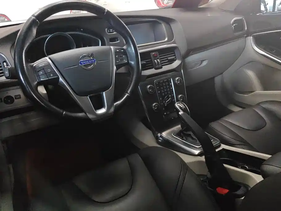 Volvo V40 — миниатюра 12