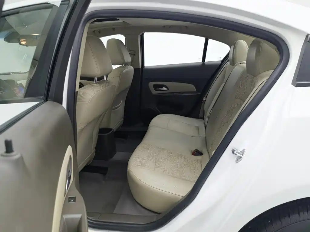 Chevrolet Cruze — миниатюра 15